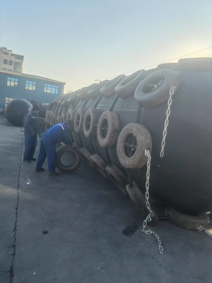 00,5-4,5m Διαμέτρου Yokohama Marine Fender σε μαύρο για τις εξατομικευμένες απαιτήσεις του ναυτικού