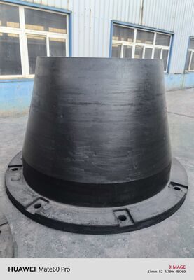 Εγκρίθηκαν από την SGS Κωνικά ελαστικά φτερά που παρέχουν σκληρότητα 60-70 Shore A και αντοχή στα καιρικά φαινόμενα Ιδανικά για συστήματα θαλάσσιων λιμάνων